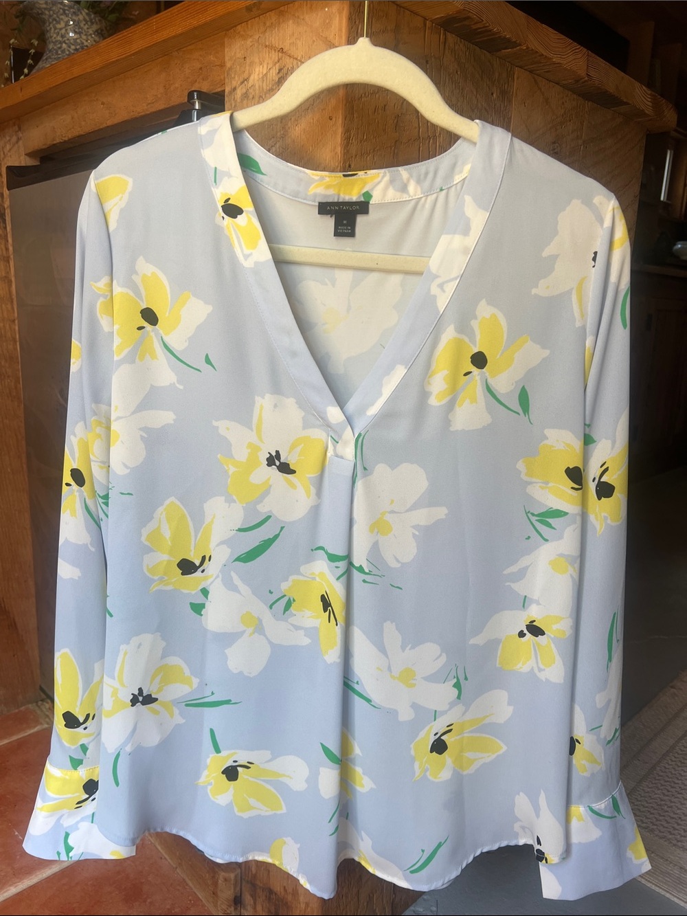 Ann Taylor Light Blue Floral V-Neck Blouse with Yellow and White Flowers